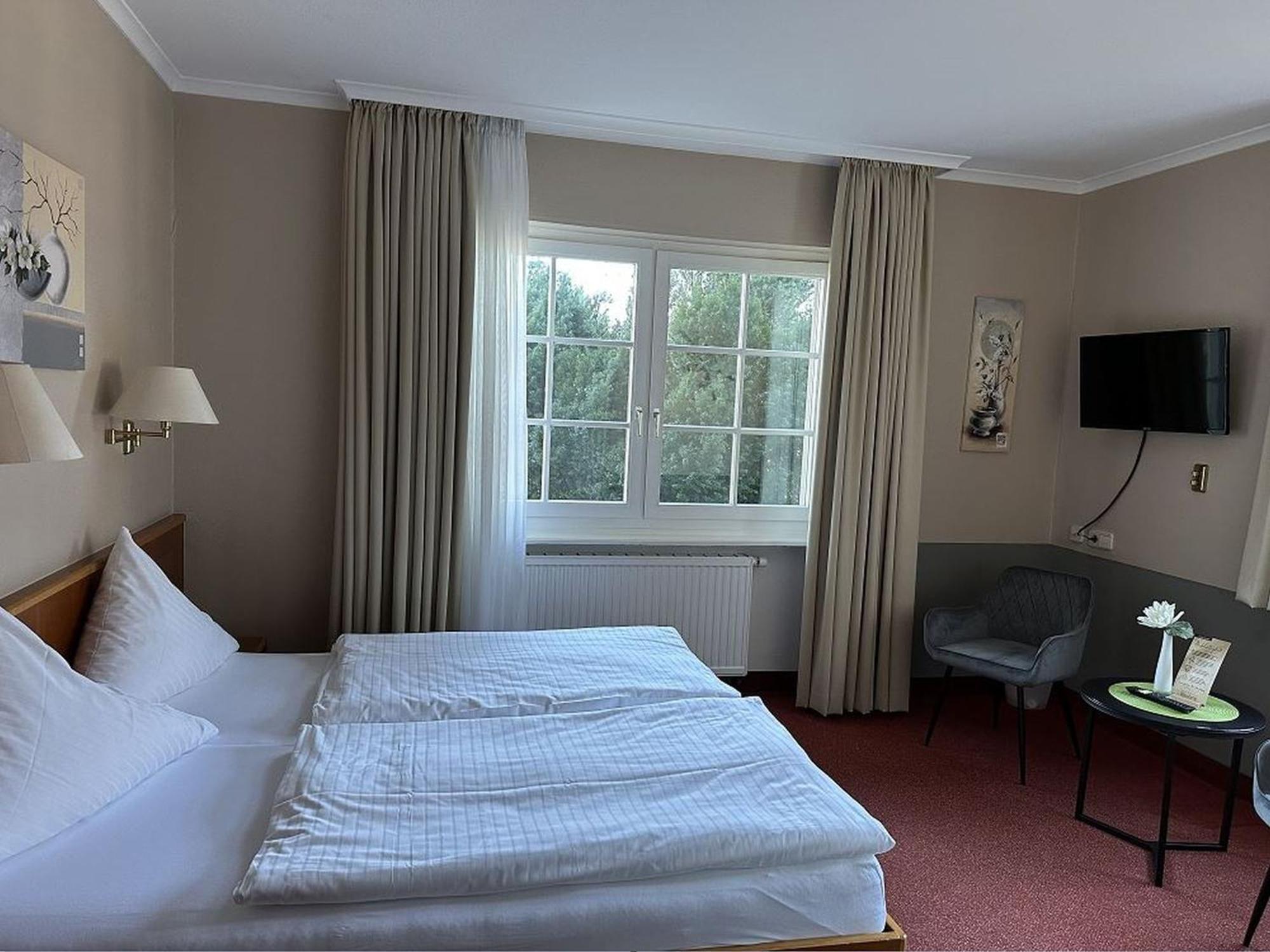 Hotel & Restaurant Weinberg Баден-Баден Екстериор снимка
